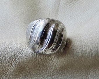 vintage dome ring sterling silver matte striped ring handmade 925 chunky sterling silver unisex ring modern wave sterling ring
