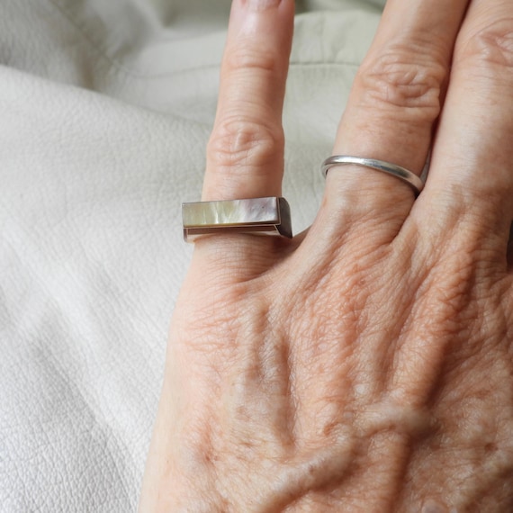 Vintage Carved Shell Signet Ring: Iridescent Moth… - image 3