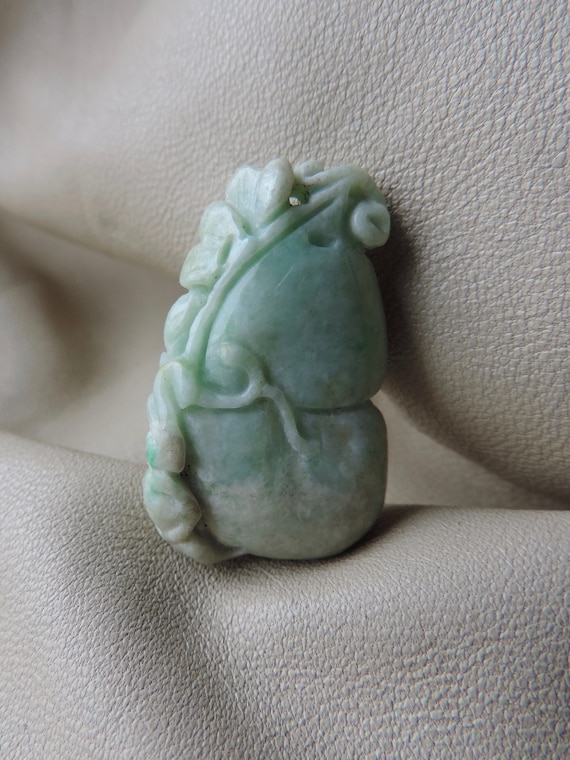 antique carved jade pendant authentic carved jadei