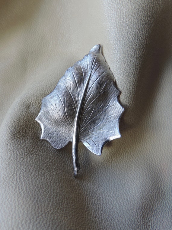 vintage pin sterling silver leaf pin vintage beau 