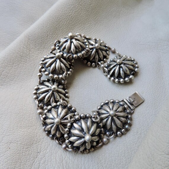 vintage napier silver panel bracelet stylized silver floral wide panel bracelet napier silver floral bracelet