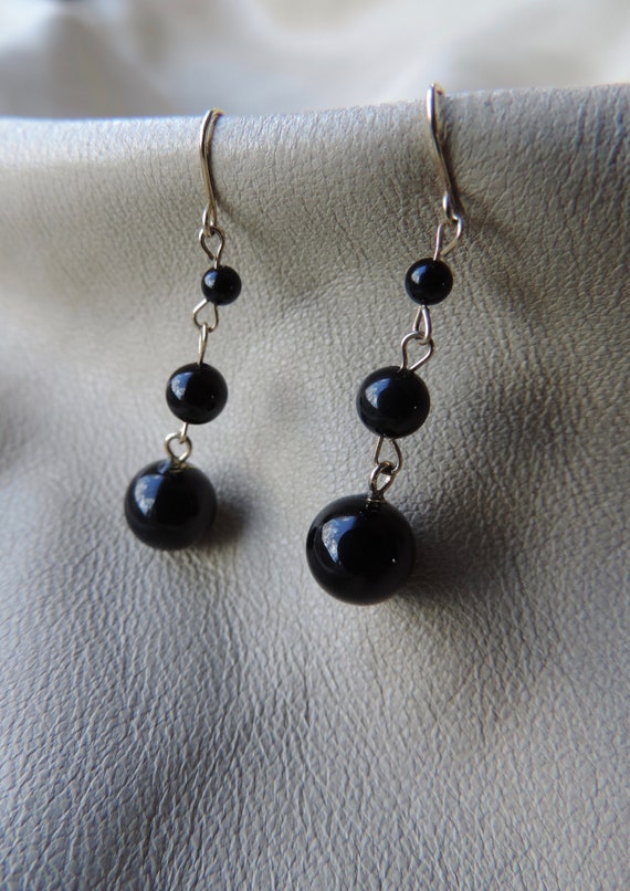 vintage earrings 14k yellow gold earrings black on