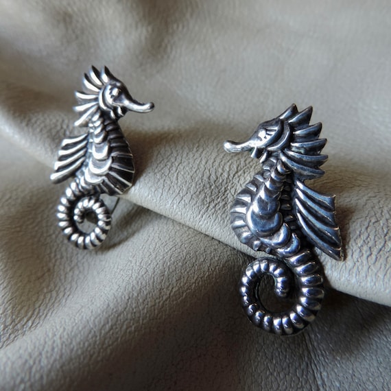 vintage earrings sterling silver sea horse earrings mexico 925 sea horse screw back earrings vintage sea horse earrings sterling sea horse