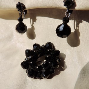 vintage parure set zwarte strass oorbellen pin set vintage zwarte glazen oorbellen zwarte gefacetteerde glazen oorbellen ronde zwarte pin