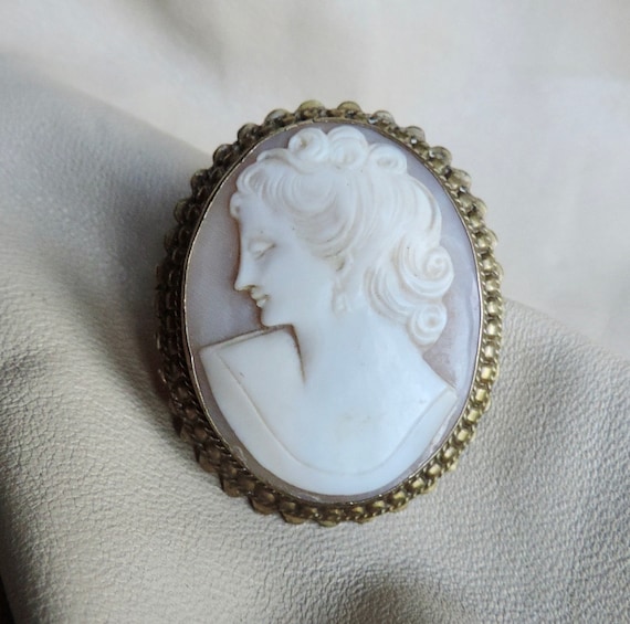 vintage cameo hand carved shell cameo pin pendant… - image 1