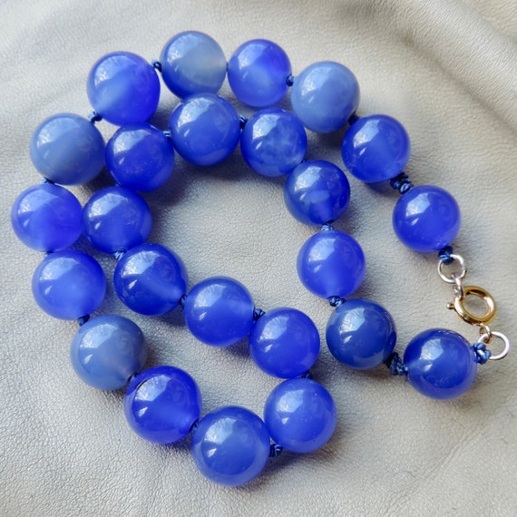 vintage necklace vintage blue chalcedony bead neck