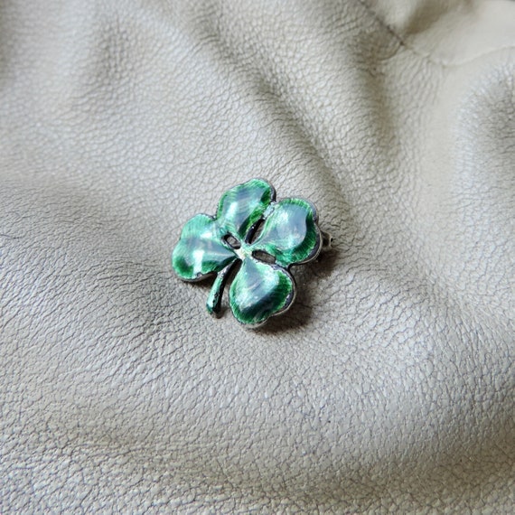 Vintage clover leaf pin - Gem
