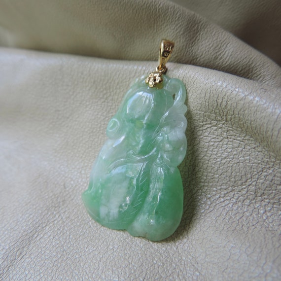 vintage 18k gold hand carved jade pendant authenti