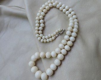 Antique Graduated Coral Necklace: Hand-Knotted Cream Coral, 20 Inch