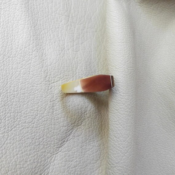 Vintage Carved Shell Signet Ring: Iridescent Moth… - image 8