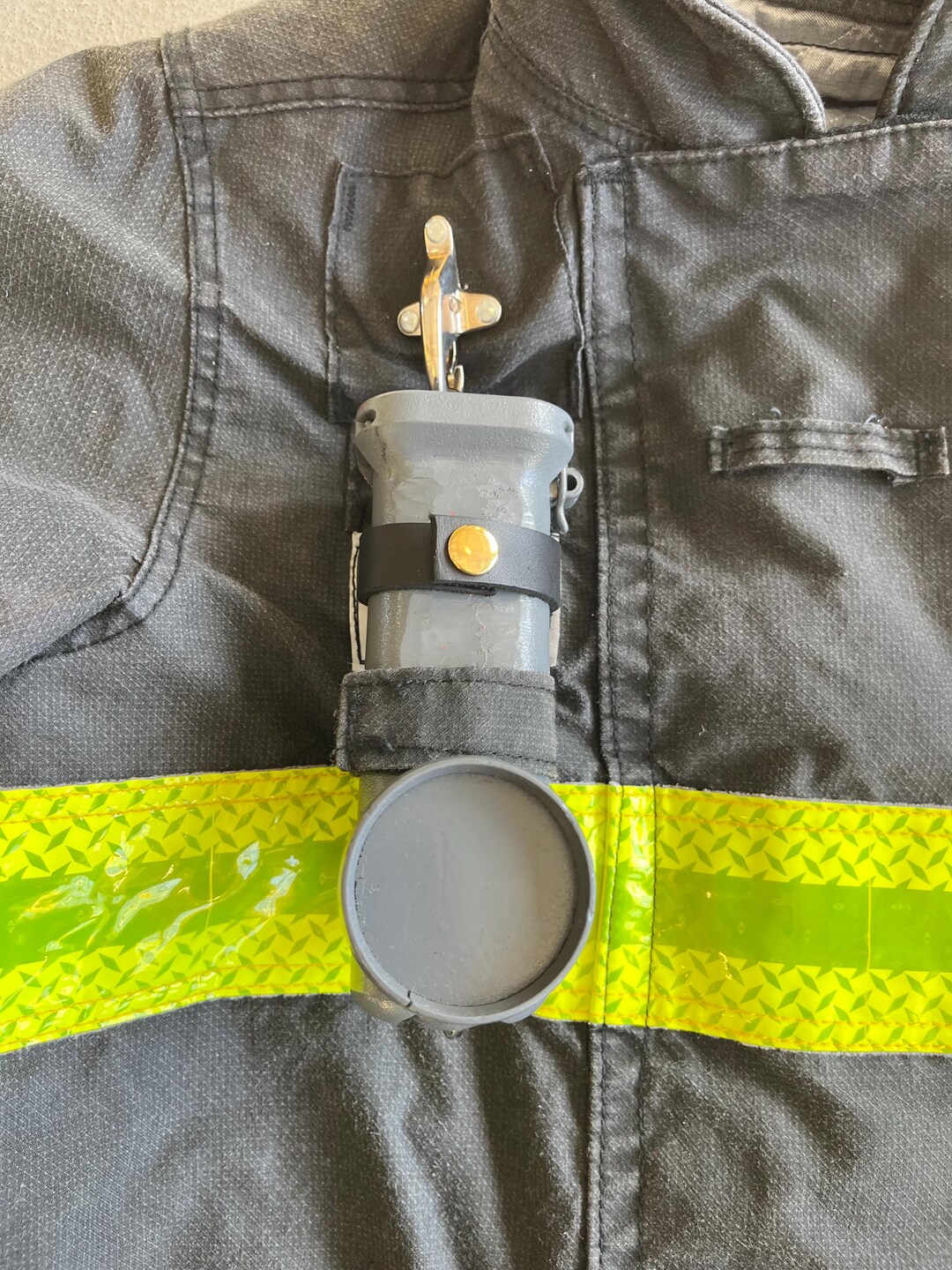TRHOO-Inverted Flashlight Holder For Streamlight Survivor LED Flashlight Anti Slip Nylon Flashlight Strap Carabiner Reflective Flashlight Holder Keep Fla