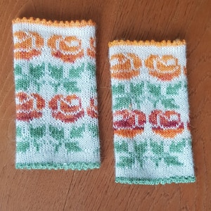 Baby alpaca wrist warmers, hand warmers, knitted, warm, reversible, fingerless gloves, arm warmers, roses, wool, hand-knitted