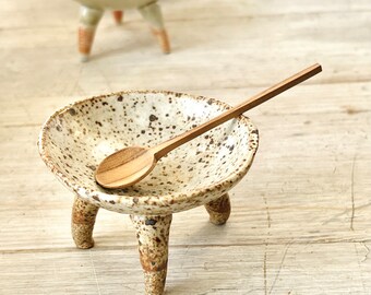 Ceramic tripod bowl with teak spoon, Pottery condiment,spice bowl, speckled spice bowl,salt chamber,white tripod bowl, bowl, gift for her