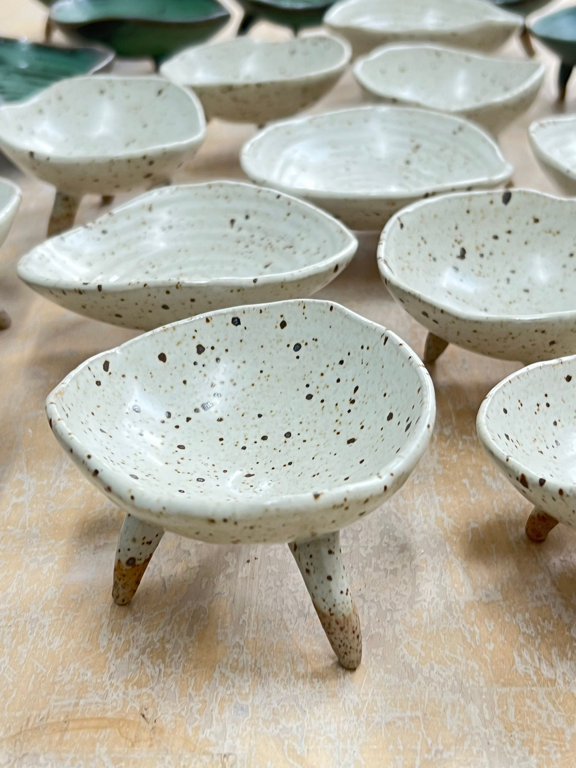 Ceramic Tripod, Pottery Condiment,spice Bowl, Speckled Spice Ceramic Tripod, Pottery Condiment,spice Bowl, Speckled Spice
