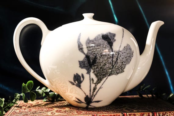 Dansk x FF Magnolia Blue Teapot (7" x 11" x 5")