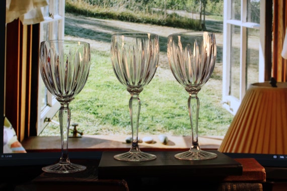 Cristal D'Arques-Durand Wine Glasses Set of 3 - Classic 8"x3" & Perfect Condition - Elegant Tableware for Home Decor