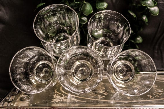 Set of 5 Baccarat Capri Optic White Wine Glasses (5 3/8" x 2 1/4") - Mint condition