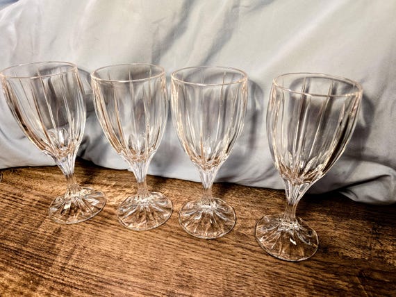 Set of 4 Mikasa Park Lane Water Goblets/Wine Glasses (6 3/4" x 3 1/4") - Excellent Condition