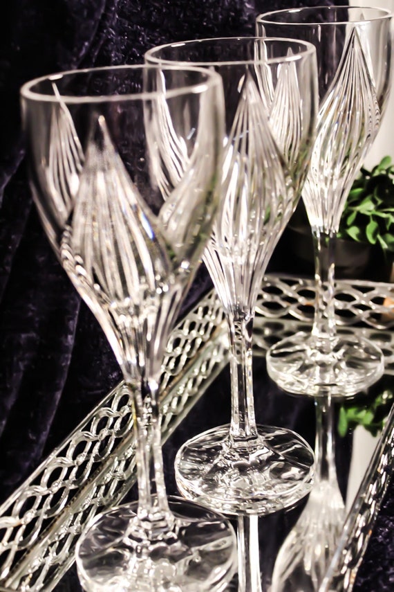 Gorham Crystal Primrose Crystal Wine Glasses & Water Goblets - Set of 3 - Elegant 8 5/8" Drinkware for Special Occasions