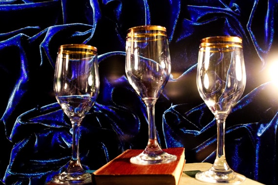 Set of 3 Versailles Gold Trimmed Glass Fluted Champagne Glasses/Italian Wine Glasses, Elegant Tableware for Weddings & Celebrations