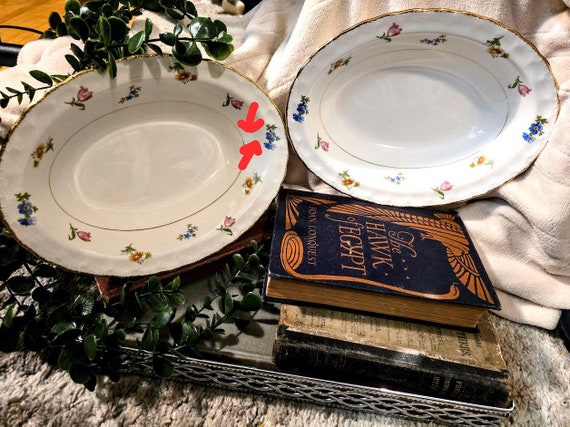 Pope Gosser Set of 2 Pinafore Pattern Serving Bowls, 9 3/4" Oval, Very Good Condition, Small Crack Noted
