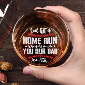 Verre à whisky personnalisé baseball papa, Dieu a frappé un coup de circuit en fabriquant un verre à vin pour papa, verre personnalisé pour papa