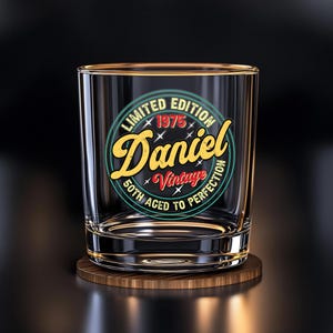 Personalisiertes Whiskyglas zum 50. Geburtstag, Vintage Rockglas Geschenke für ihn, 50 Jahre gereift bis zur Perfektion