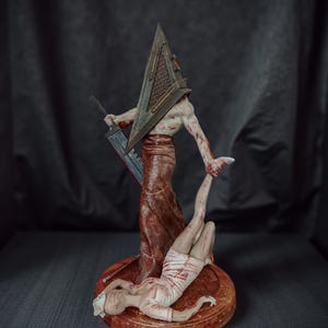 Handmade Silent Hill Pyramid Head Figure: Painted 3D Printed Diorama