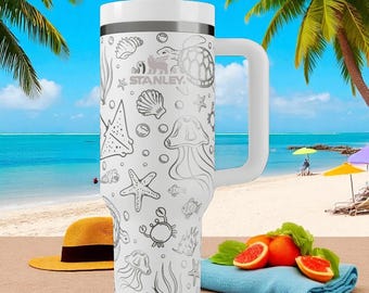 Gegraveerde Stanley drinkbeker met afbeeldingen van zeedieren, kwallen, schildpadden en ander zeeleven. Verkrijgbaar in de maten 14oz, 20oz, 30oz en 40oz.