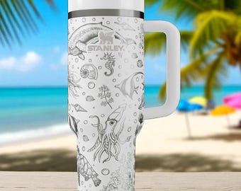 Stanley drinkbeker met gegraveerde zeedieren – 1,2 liter (40 oz) met onderwaterleven, zoals kwallen, schildpadden, walvissen en koraal. Een leuk cadeau-idee met een maritiem thema.