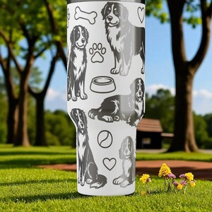 Gravierter Becher mit Berner Sennenhund – Stanley Cup 14oz 20oz 30oz 40oz – Großes Geschenk für Hundeliebhaber, individueller Reisebecher für Haustiere Bild 10