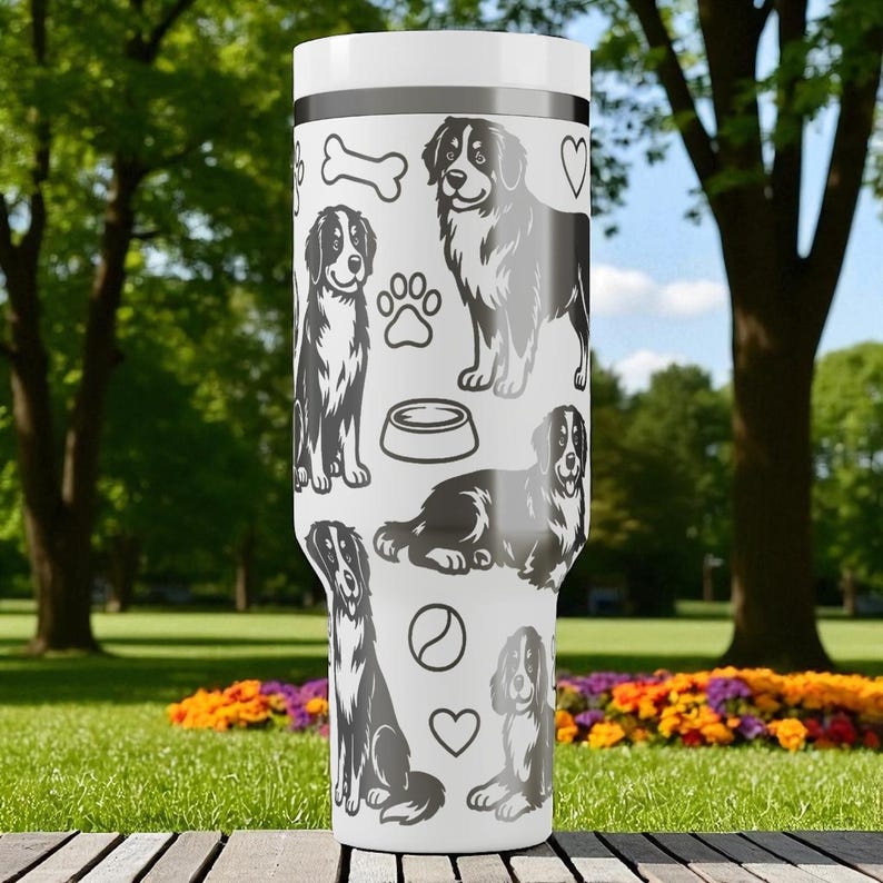 Gravierter Becher mit Berner Sennenhund – Stanley Cup 14oz 20oz 30oz 40oz – Großes Geschenk für Hundeliebhaber, individueller Reisebecher für Haustiere Bild 8