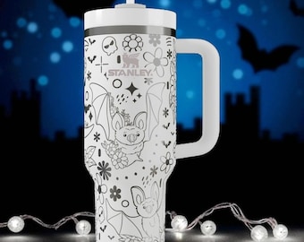 Beker met gegraveerde vleermuis – Stanley Cup 14oz 20oz 30oz 40oz – Beker met bloemen- en maanmotief in gotische stijl – Leuk Halloween-cadeau voor hem of haar