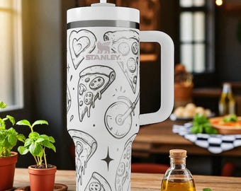 Gravierter Pizzabecher – 1,2-Liter-Stanley-Cup mit Käsestücken und Herzen – Lustiges Geschenk für Feinschmecker und Pizzaliebhaber, ideal für unterwegs