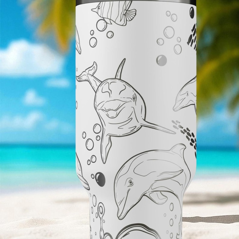 Dolfijn Stanley drinkbeker – 1,2 liter, gegraveerde oceaanbeker met koraalrif, reismok met zeedierenmotief, schattig cadeau met zeedieren voor strandliefhebbers afbeelding 6