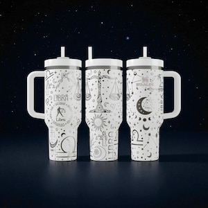 Puede incluir: Tres vasos blancos con asa y pajita, con dibujos lineales negros de símbolos del zodiaco Libra, balanzas, lunas, soles, estrellas y la palabra Libra. Los diseños incluyen patrones celestiales y motivos astrológicos en la superficie.