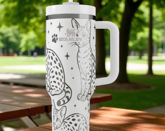 Savannah Cat Stanley Tumbler – Graverad present till exotisk kattälskare – Söt prickig kattmugg – 45 cl 60 cl 80 cl