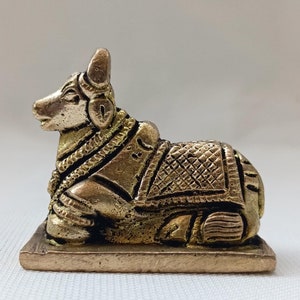Brass Nandi Statue Gatekeeper of Shiva & Parvati, Sacred Bull God Indian Handmade Home Decor Shiv Sevak Vehicle of Shiva Nandi Figure