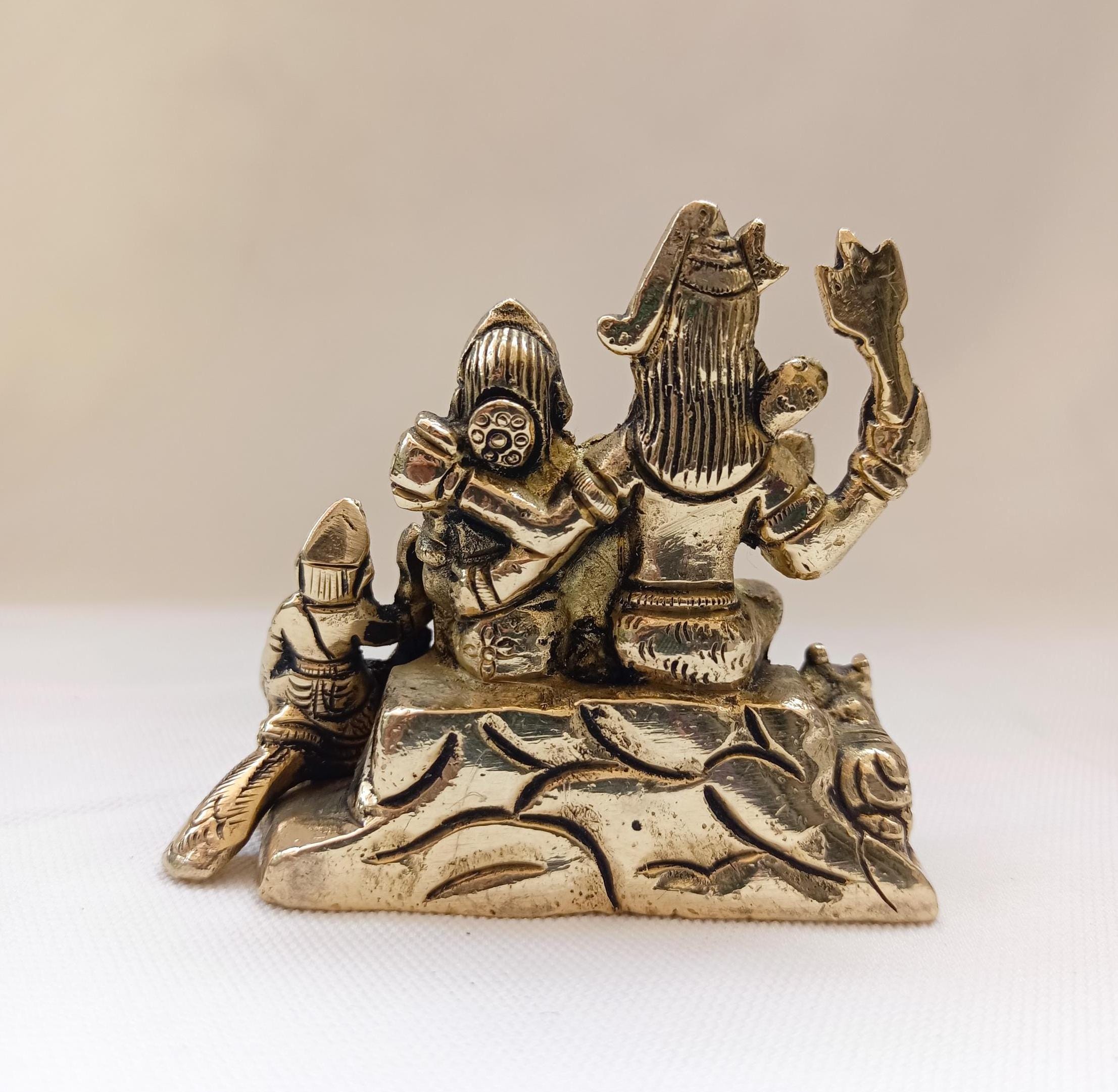 シヴァ神の像 シヴァ神の家族の偶像 シヴァ、パールヴァティ