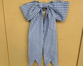 Fjäderrosett för dörrhängning - Blå gingham