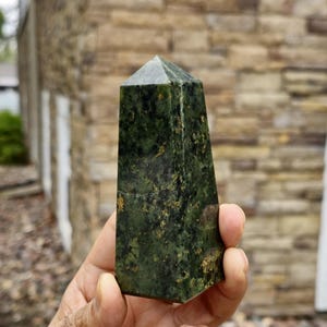 High-Quality Nephrite Jade Obelisk Tower – Green Crystal | Healing Stone | Gift for Her|