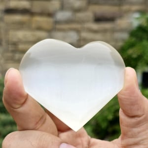 Selenite Heart Crystal – Charging Stone, Healing Crystal, Protection Stone, Wiccan Altar Decor, Natural Selenite, Heart Gift - Gift for Her