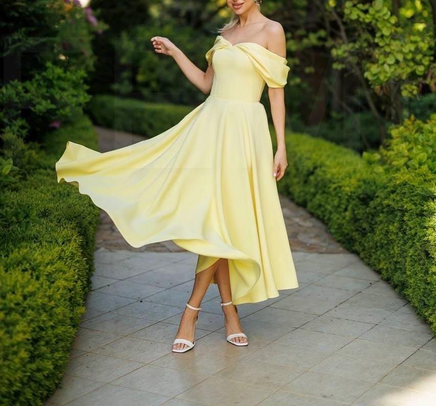 yellow midi bridesmaid dress Off Shoulder Butter Yellow Midi Dress : Bridesmaid Corset Gown with Flowing Skirt
