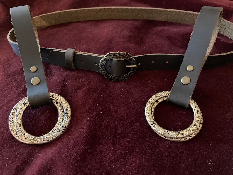 Silver Skirt Hikes /& matching Leather Belt Brown antique brass Black fancy filigree buckle and rings Steampunk