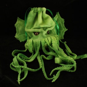 dicebag CTHULHU Ed Dice Bag- gadget bag- wristlet purse- drawstring pouch /DnD Warcraft  SciFi Convention Lovecraft - partner gift guy gift