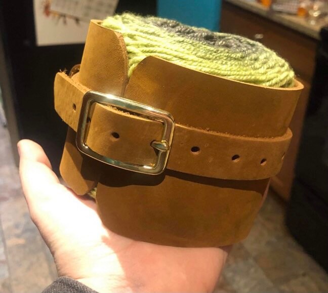 Yarn keeper, yarn holder container, yarn buckler buckle leather yarn