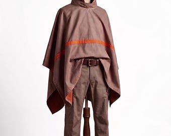 Ensemble poncho et pantalon utilitaire robuste nomade du désert avec ceinture en cuir Costume post-apocalyptique