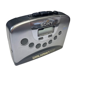 Vintage Sony WM-FX251 Cassette Walkman – Retro Vibes & Classic Sound