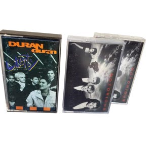デュラン・デュランの各種ビンテージカセット、1980/90年代のオリジナルレトロアナログテープカートリッジ、象徴的なイギリスのアルバム、希少なコレクターズアイテム