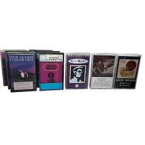 スティーヴィー・ワンダーの各種ビンテージカセット、1980年代のオリジナルレトロアナログテープカートリッジ、象徴的なアメリカのアルバム、希少な収集品
